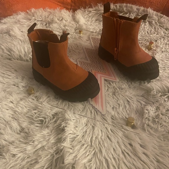 6.5 toddler H&M brown with black cap toe boots - Picture 3 of 3